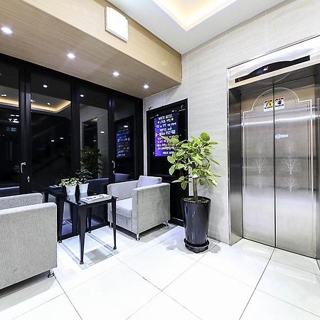 White Hotel Suwon Exterior foto